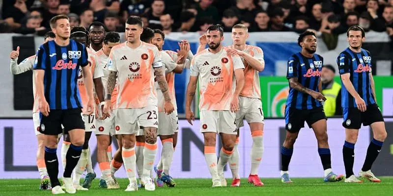 AS Roma rơi vào tình thế khó khăn ở cuộc đua top 4